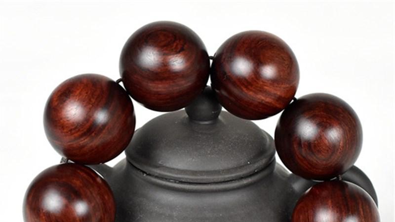 紫檀|为什么紫檀拆房老料不适合做佛珠，但海黄适合？