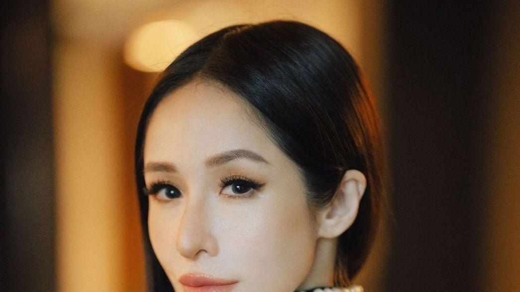 台媒曝萧亚轩新欢！荷兰富二代比她小10岁，其房间有女的专属玩偶