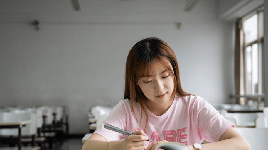 应届生|应届生找工作不顺差点放弃，HR好心安慰，可话虽温暖却很扎心