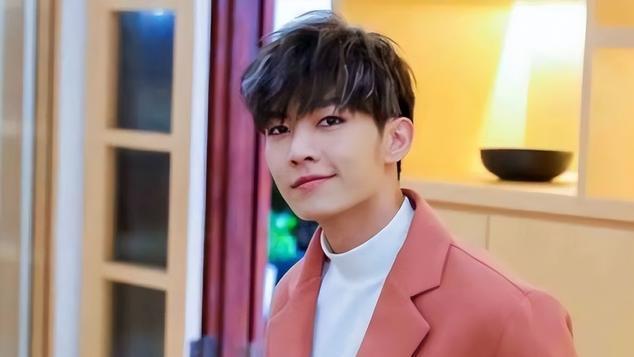 为何炎亚纶敢带着保镖当面威胁前男友邱耀乐，因为他不怕被封杀