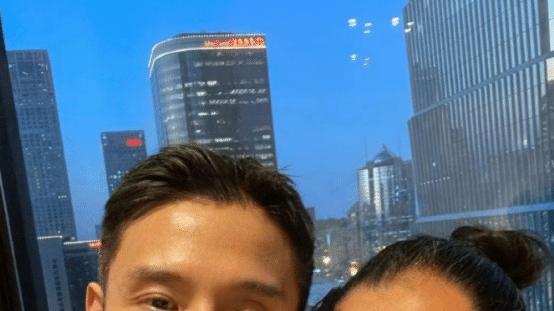 瞿颖 51岁瞿颖“断崖式”衰老！皮肤松弛皱纹增多，和男友人同框似姐弟