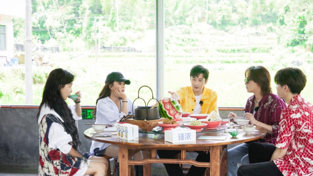 周杰伦|驱赶中国人靠近，吐槽国人素质低，这档综艺名声崩塌