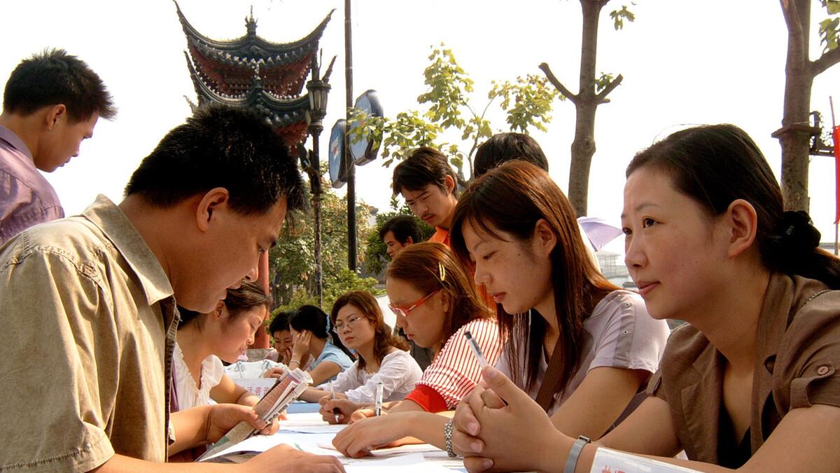教师|6月教师招聘启动，满足3个条件可报名，非师范生的机会来了