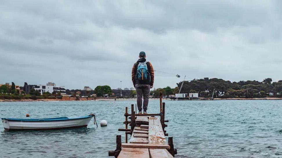 求职|硕士投150份简历没回复：废掉人最快的方式，就是让他长期不上班