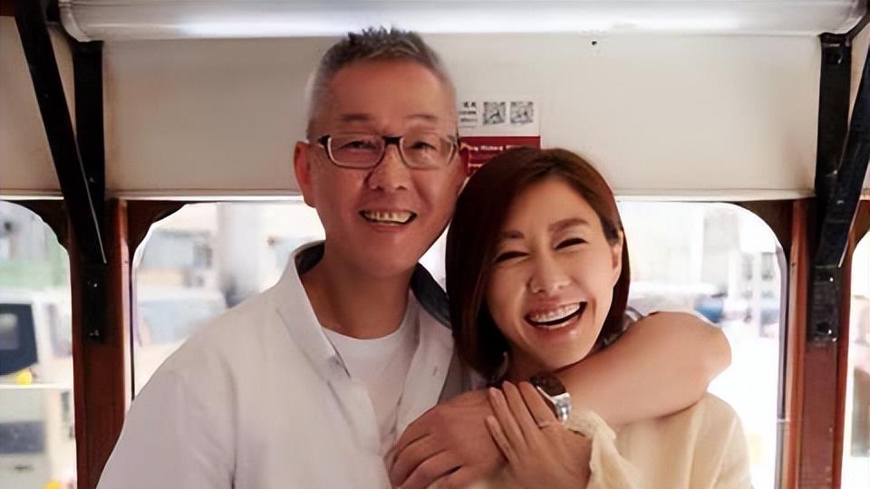 胡定欣|TVB视后晒父母年轻照，网友：父亲长得像林峯