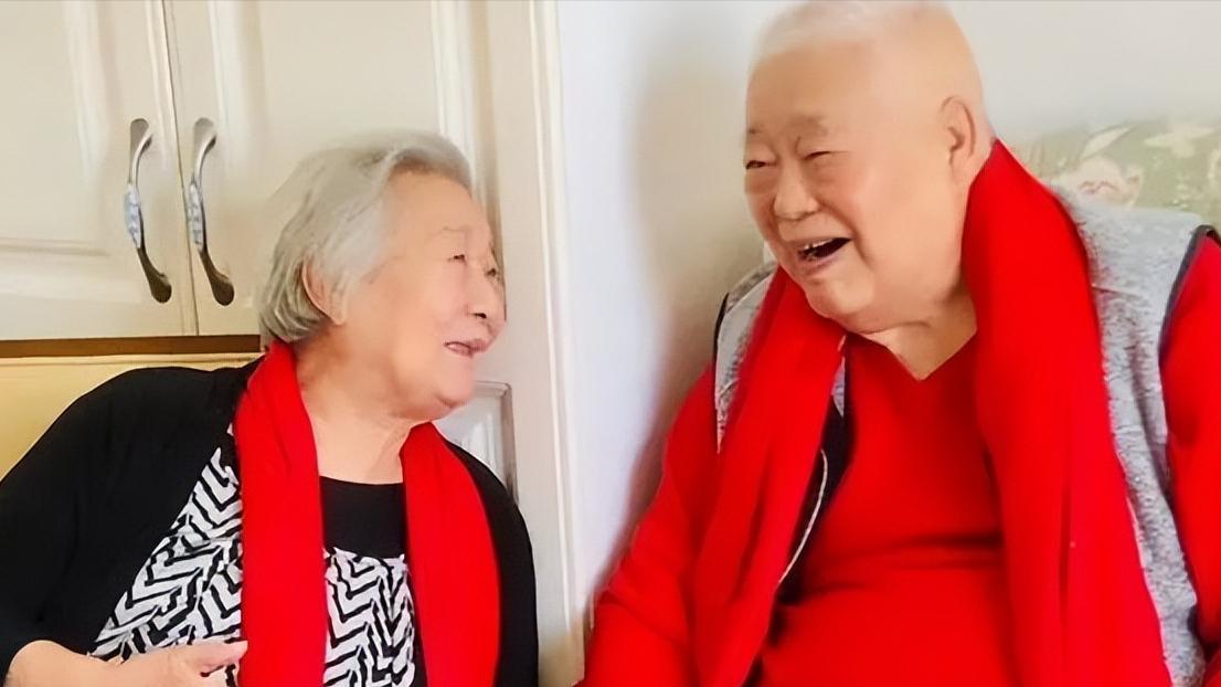 老明星|老戏骨于洋近照惹担忧，鼻子插着管子健康告急，女儿火速回国照顾