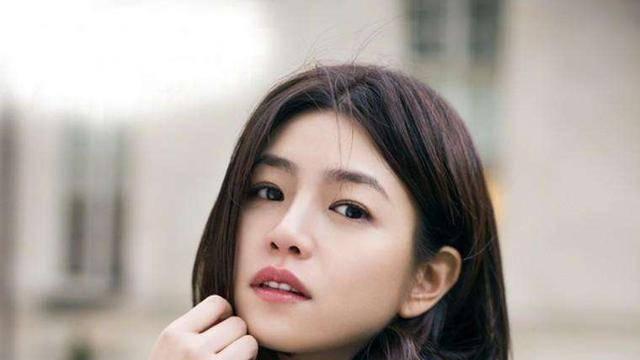 明星 女人的脸型一般分5种：鹅蛋脸是完美脸，圆脸是少女脸，你是哪种