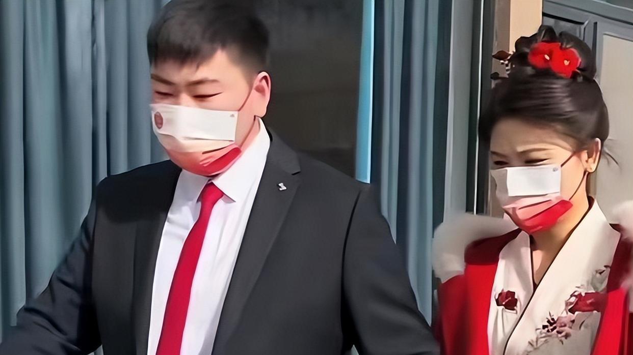 陈萌|陈萌晒牵手照秀恩爱！给小伟做四菜一汤被夸手巧，网友：抓紧备孕