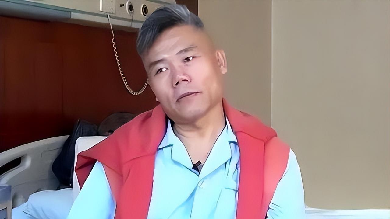 网传被打得头破血流，司马南亲自辟谣，称是几年前撞玻璃上了