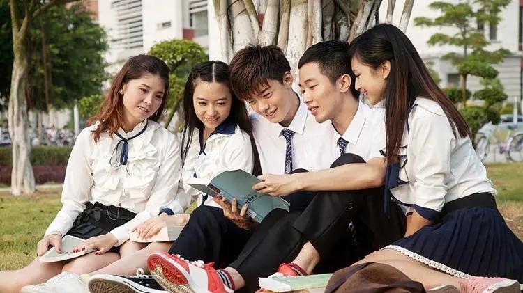 婴儿 未来三年，女孩最容易赚钱的行业，选对行业，你将衣食无忧！