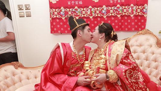 何超盈|赌王奉上14亿嫁妆，是为何超盈的叛逆买单？何超莲却给足窦骁面子