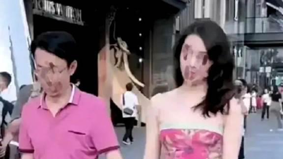 天道好轮回！董思槿与男模同坐游艇，胡某被开除后被业内封杀