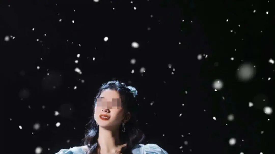 |深陷性丑闻，被前夫曝光裸照、诬陷出轨：现今46岁的她又翻红了