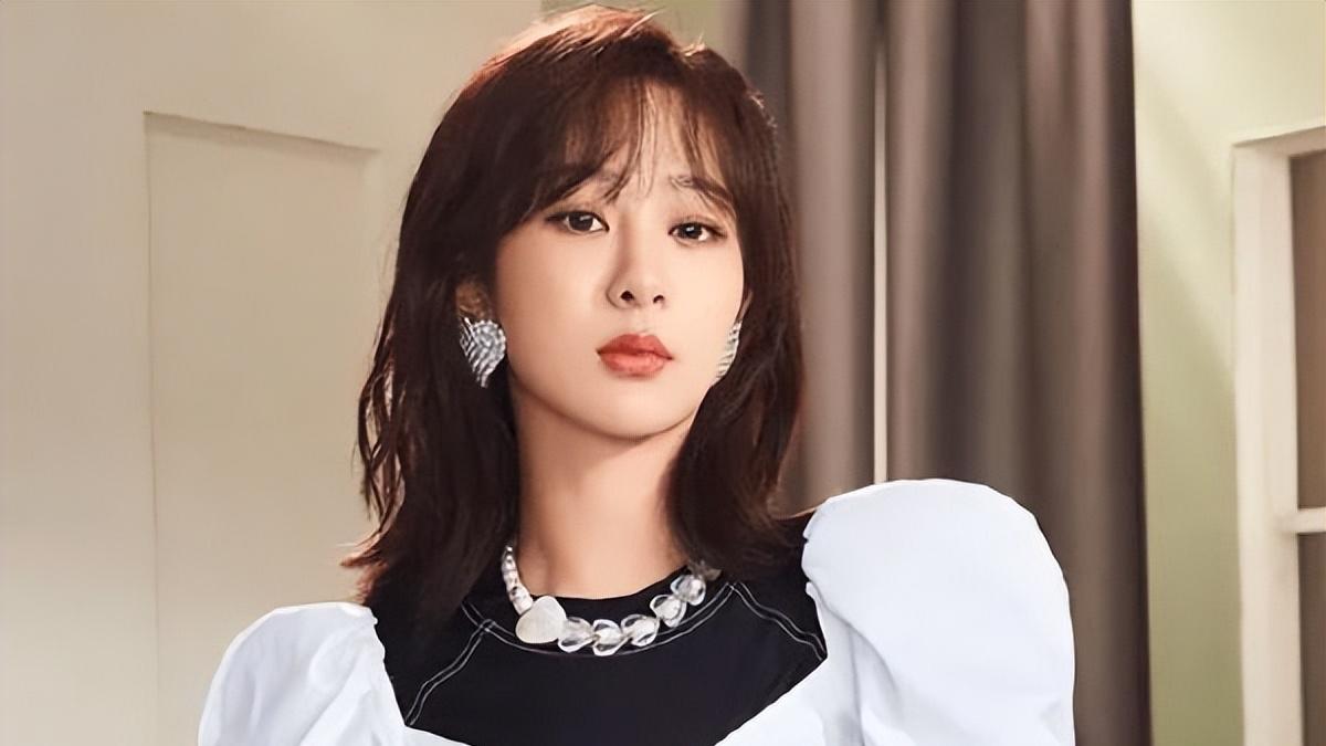 宋丹丹|网曝：杨紫疑被约谈，所有活动被暂停