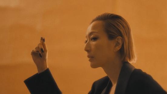 郑秀文|暌违15年，郑秀文惊喜亮相《嘉人》二月刊封面，50岁状态超好