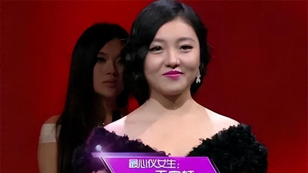 |纪实她在“非诚勿扰”站台5年，爆灯却从不牵手，孟非：这里不欢迎你