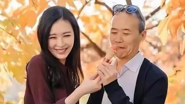 田朴珺|曝72岁王石与小30岁老婆田朴珺离婚！