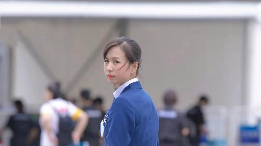 为什么很多服务行业青睐蓝色职业套裙？