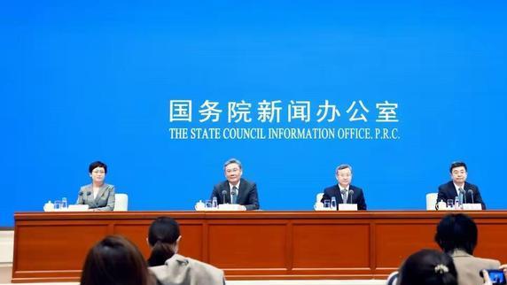 招聘|太卷了，河南某国企发布招聘公告，本科生只能做操作员