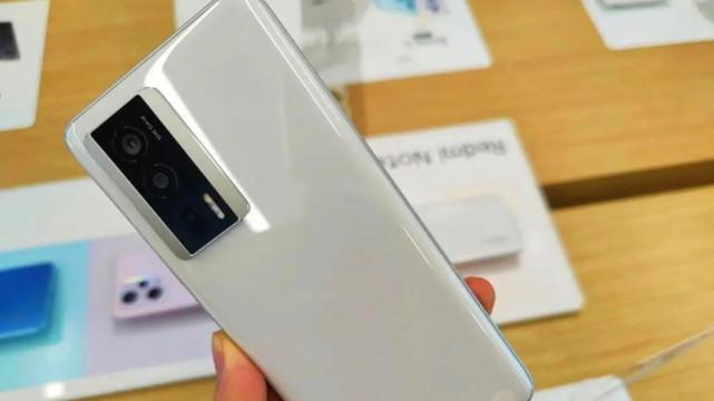 红米手机|红米K60和iQOO Neo7竞速版分别上手：选择，不会特别纠结！