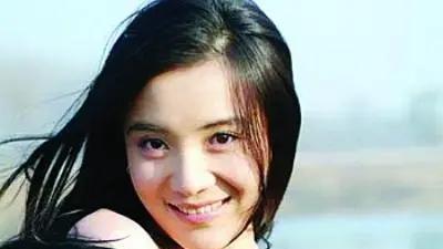 郭晶晶|“N手货”小宋佳的破烂情史：私交混乱不堪，难怪42岁还嫁不出去