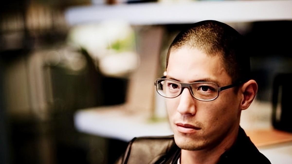 人物设定|蒋家第四代蒋友柏：“好丈夫”人设崩塌，婚内出轨助理，抛弃发妻