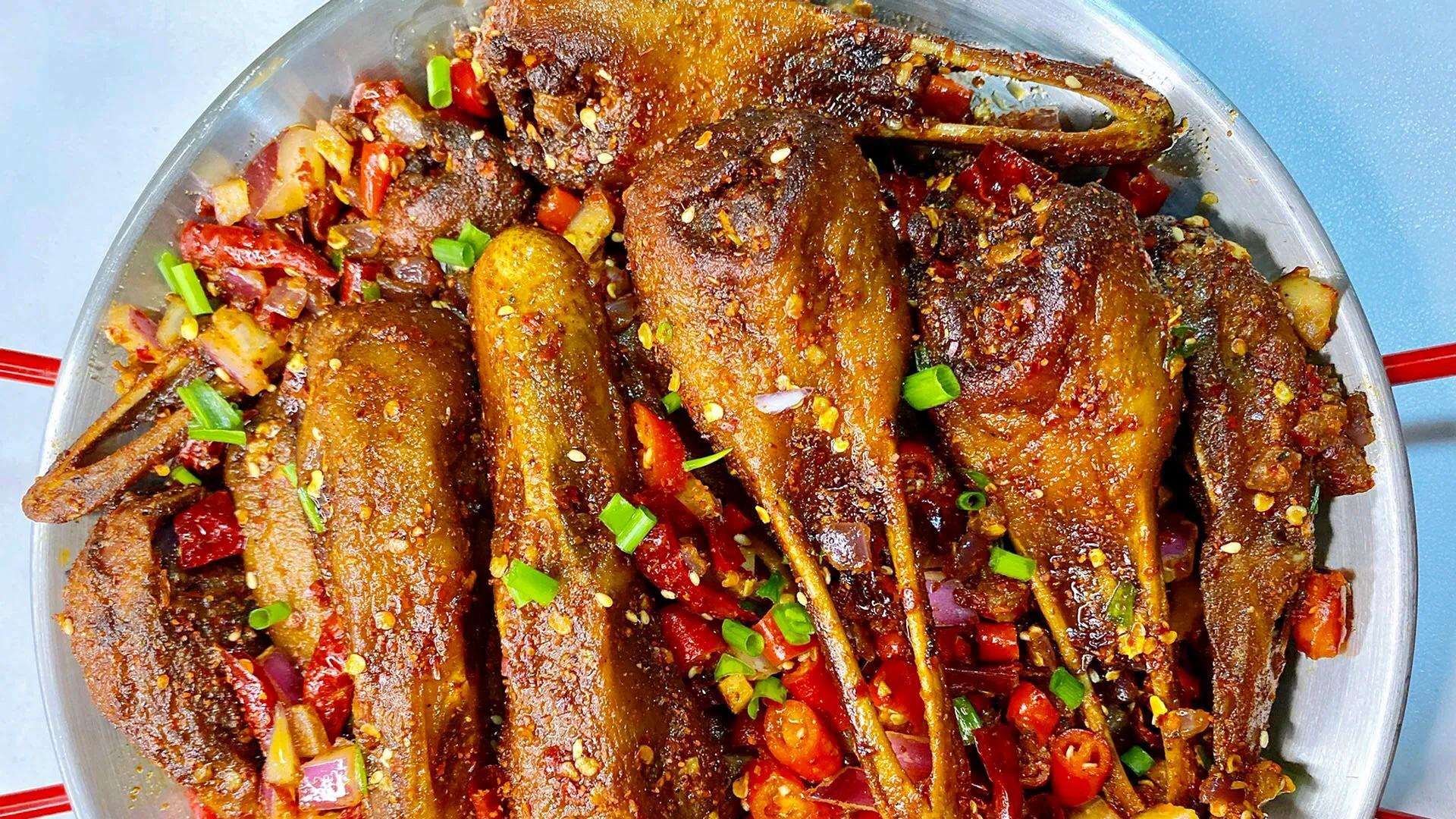 美食教程|吃宵夜没有这3道硬菜别叫我！麻辣鲜甜有嚼头，吃完嗦手指太香了