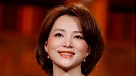 爆料！董卿揭秘与赵忠祥的爱情秘密，让人不敢相信的真相！