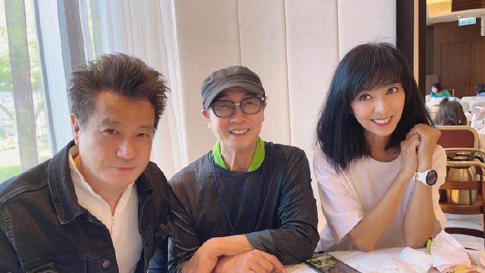 73岁刘松仁发布“寻人启事”，晒42年前旧照，寻找昔日女搭档