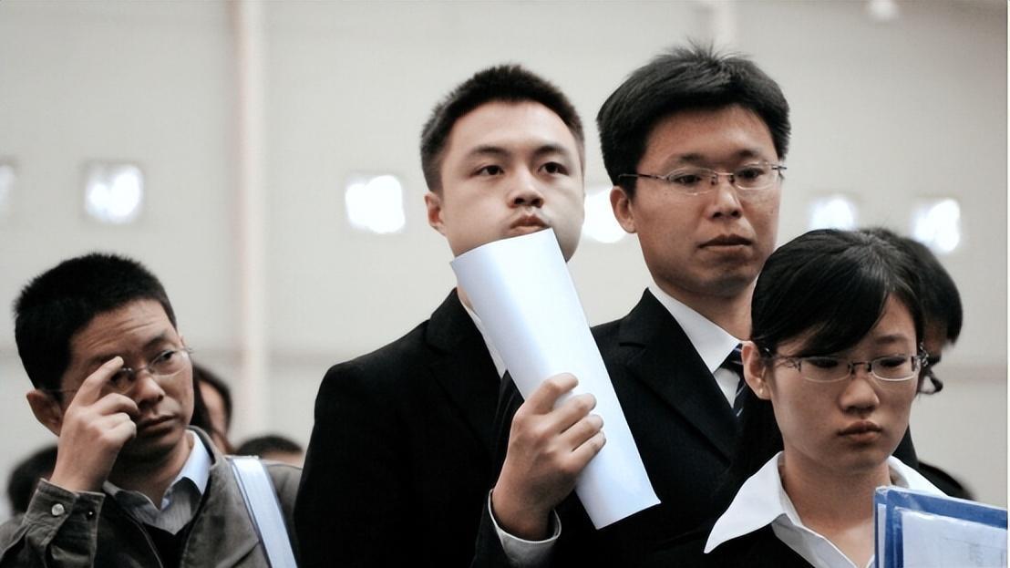 教师|10个永远不会失业的职业？看看十年前的榜单，你们悟了吗？