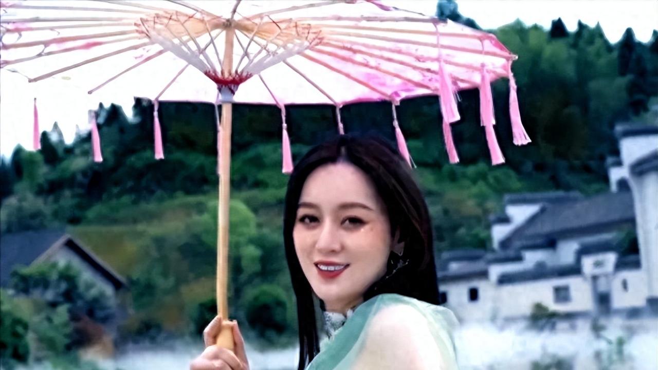 40岁唐艺迎第二春？男方疑傍一大哥，二人互动多年，徒弟称其师公