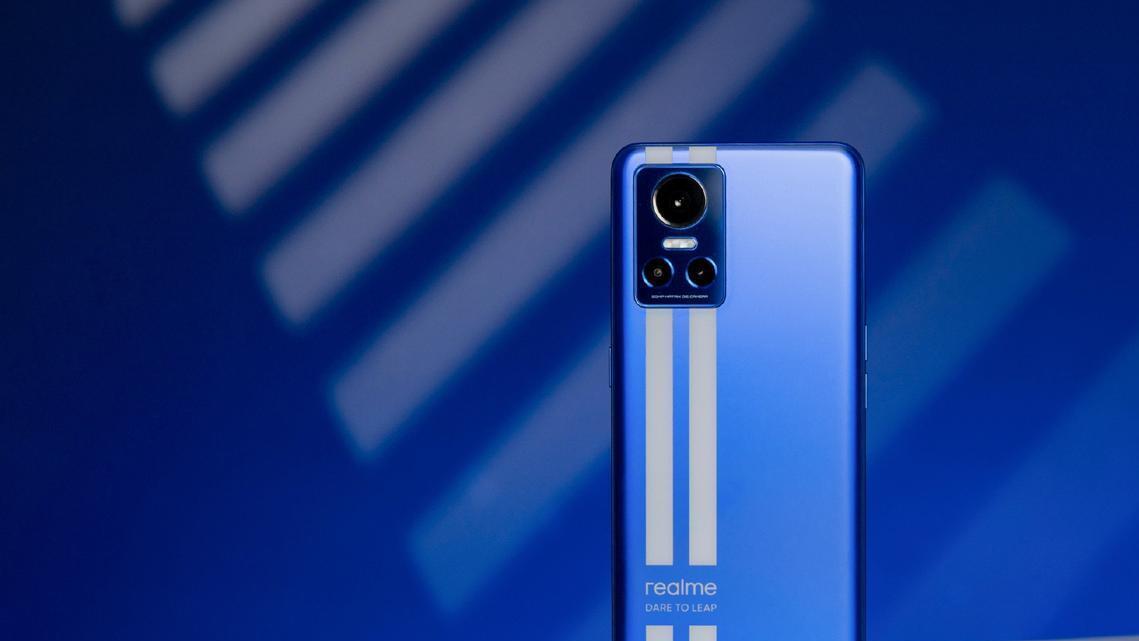 红米手机|首发量产240W！真我GTNeo5官宣定档2月9日，豪华配置对标红米K60