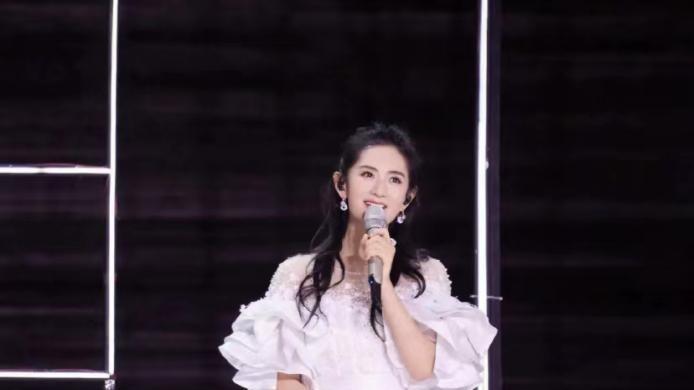 谢娜“官宣”了！爱你20年，终究还是走到了这一步！评论区被轰炸