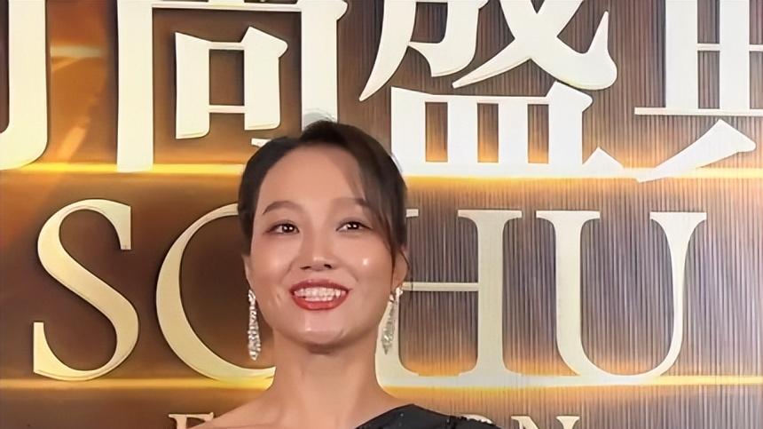 朱丹回应“主持叫错名字”有阴影一事，表示：以后更勇敢些