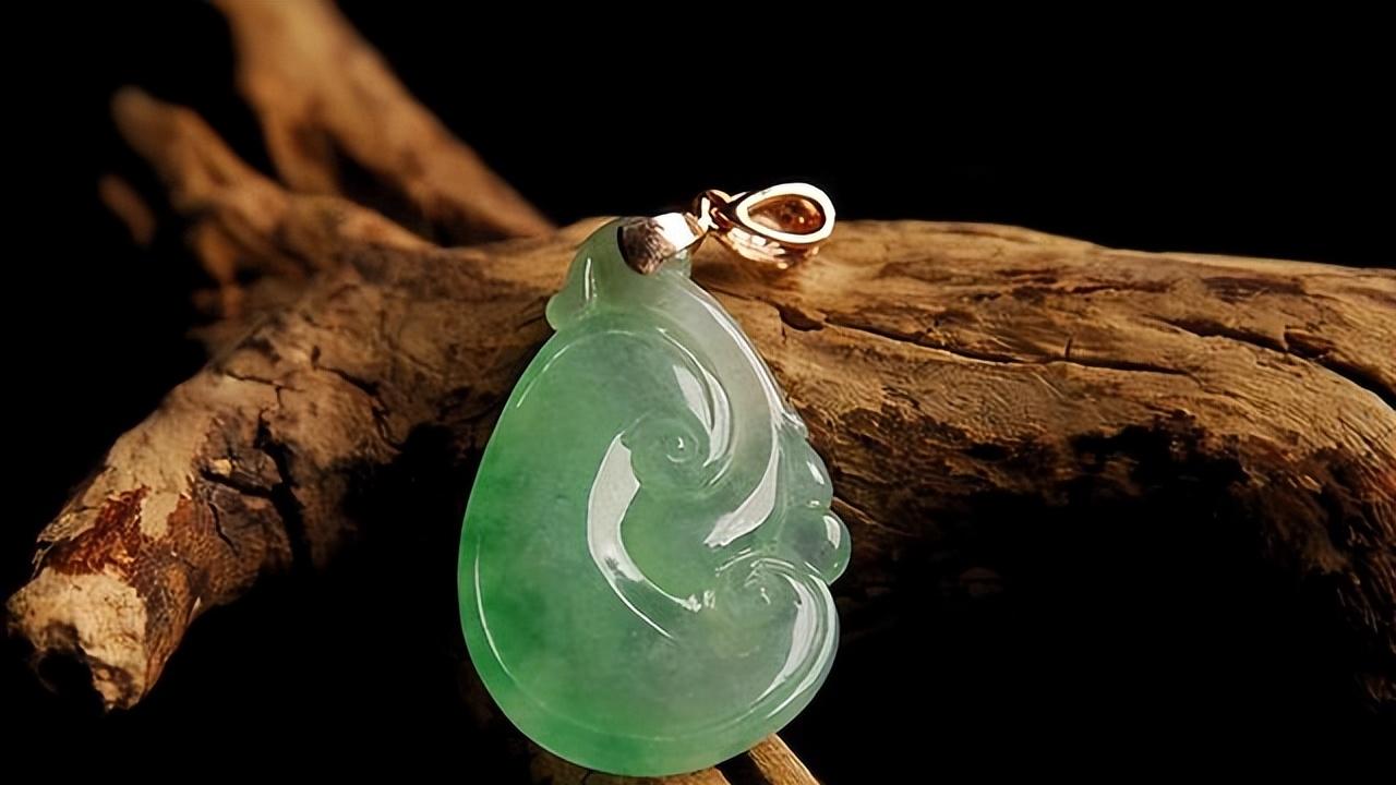 老物件|最让行内人头疼的一种玉石，八三玉