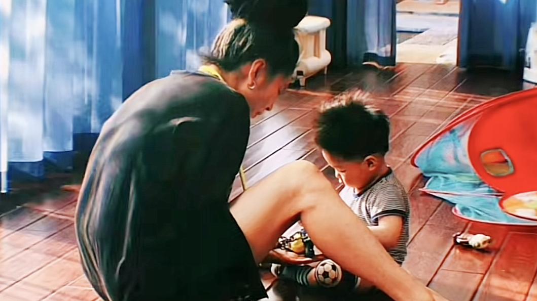 张恒远离世后毕夏又当爹又当妈！分享一岁儿子近照，脸上挂着笑容