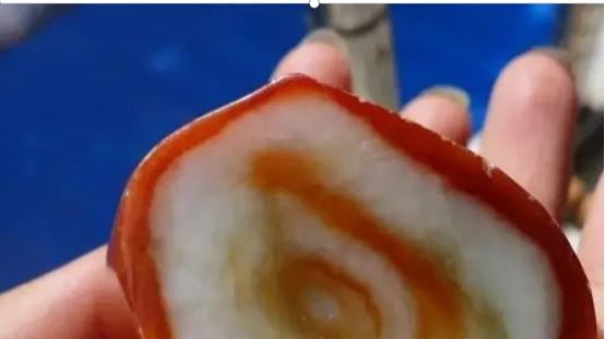 |翠轩一品-你是否了解玉雾跟翡翠种质好坏之间的关系？