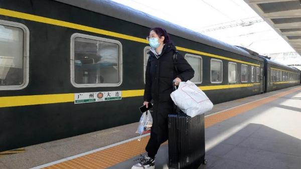 火车|这是中国“难熬”的一次列车，长达五千多公里，往返一次需要53个小时！