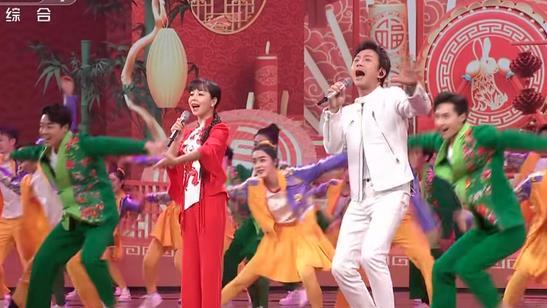 邓超|《兔年春晚》邓超动如脱兔，张尕怂太投入，阿兰被综艺之神眷顾