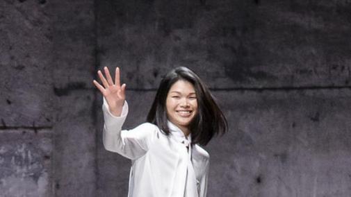 邓超马伊琍钟楚曦胡兵同框看她的秀，请52岁瞿颖走秀，吕燕是谁