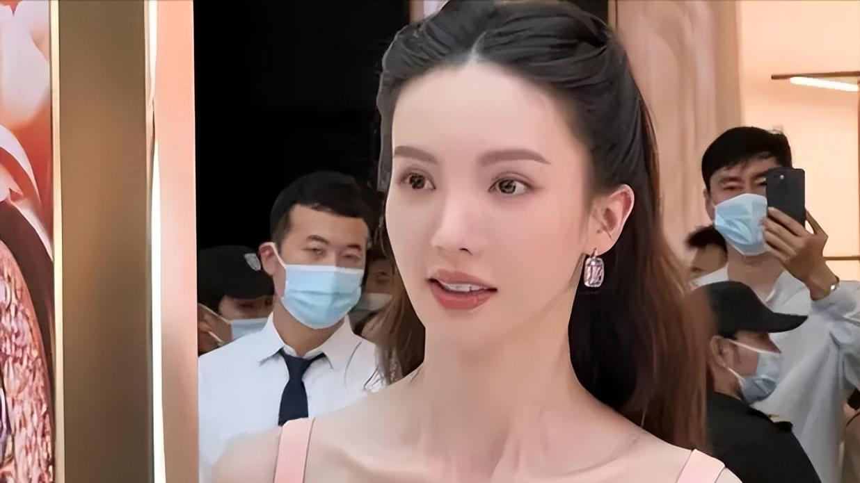 |“A4腰”、“筷子腿”、“排骨胸”，娱乐圈病态审美，该停停了！