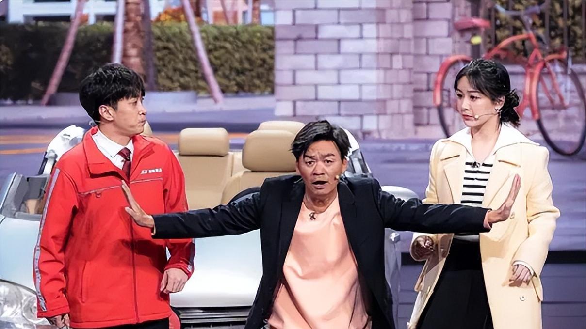 小品|沈腾的《坑》，是5个小品中唯一出直播事故的，却得到官媒的认可