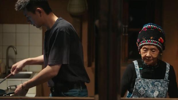 去有风的地方|去有风的地方：谢之遥的吻，阿奶的娇羞，完美还原隔代亲的真实