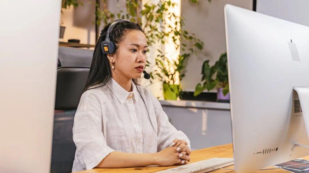 hr|收到猎头电话后，HR应该如何回答？