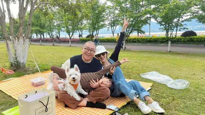 美甲 郝劭文回台大办婚宴！穿唐装有魅力，二婚老婆短发眼神犀利不单纯