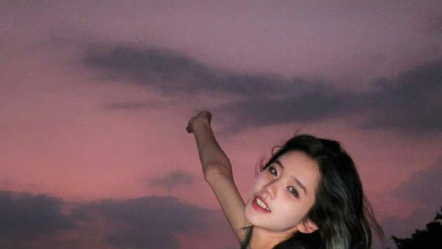 网红井川里予近照疑擦边，尺度太大引网友惊呼！穿衣自由不是色情