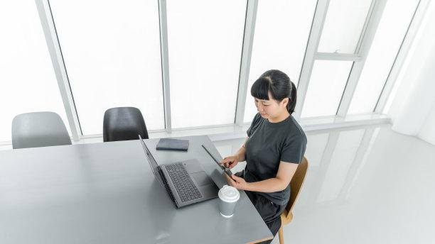 |职场上的“老油条”，把关系户当垫脚石，升职加薪只会成为泡影