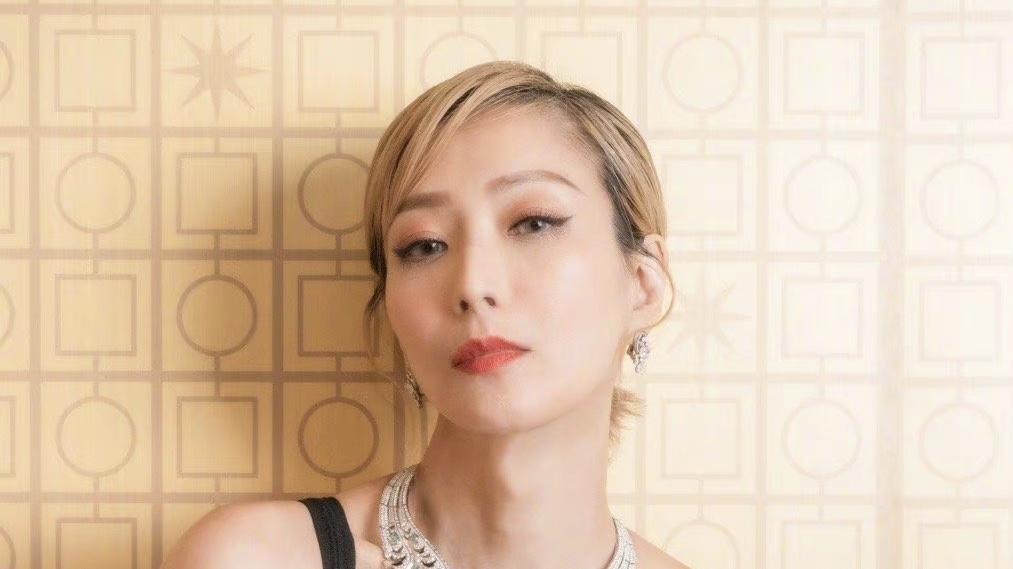 郑秀文演唱会延期惹怒粉丝！退票不退手续费，保票还要去香港取票