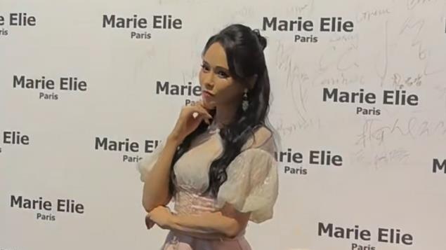 伊能静|伊能静活动生图，皮肤身材被赞少女，与小20岁方媛同框不逊色