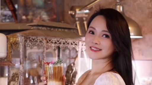 伊能静|55岁伊能静回应身材发福：拒绝年龄容貌焦虑，称秦昊喜欢肉肉的她